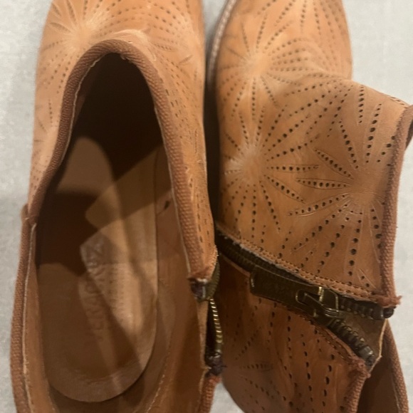 [40/US9]Veracruz Anthropologie Stylish Cutout Tan Leather Ankle Boots EUC - Picture 5 of 6